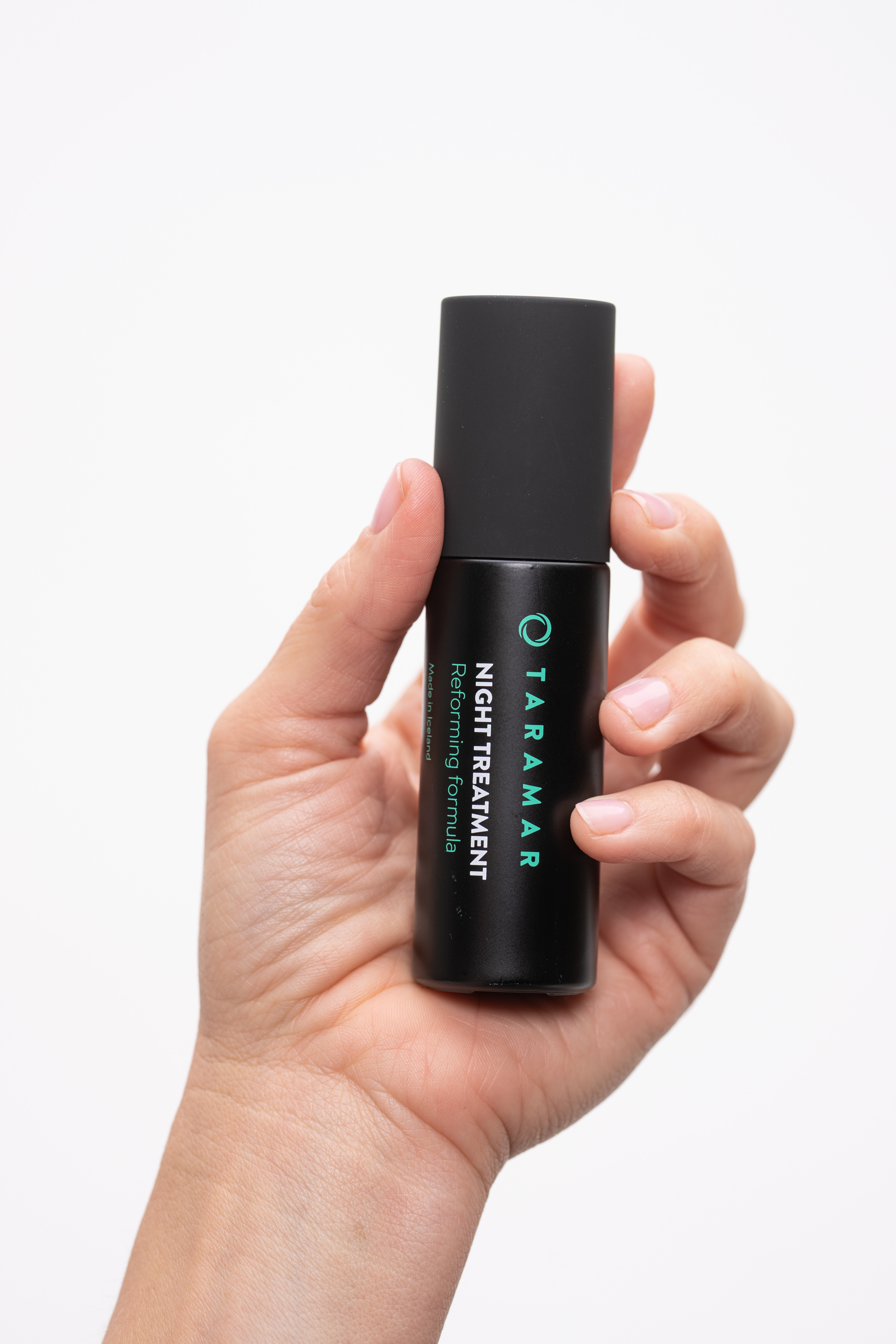 Taramar product in hand